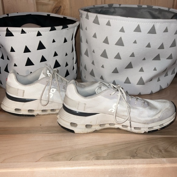 On clouds - Picture 2 of 3